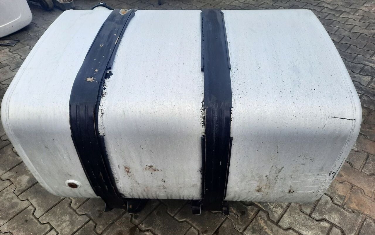 VOLVO ZBIORNIK PALIWA VOLVO FH FM 4 RENAULT GAMA RANGE T 100/70/70 20503505 - Brandstoftank voor Vrachtwagen: afbeelding 2 VOLVO ZBIORNIK PALIWA VOLVO FH FM 4 RENAULT GAMA RANGE T 100/70/70 20503505 - Brandstoftank voor Vrachtwagen: afbeelding 2