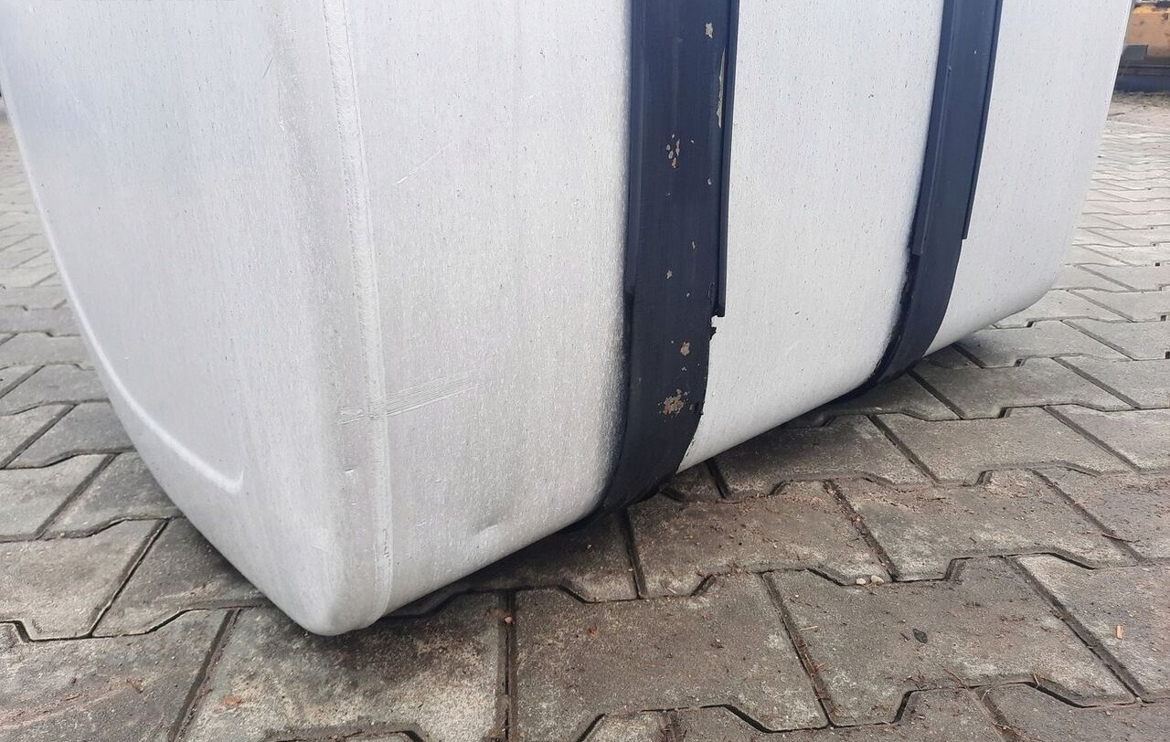 VOLVO ZBIORNIK PALIWA VOLVO FH FM 4 RENAULT GAMA RANGE T 100/70/70 20503505 - Brandstoftank voor Vrachtwagen: afbeelding 3 VOLVO ZBIORNIK PALIWA VOLVO FH FM 4 RENAULT GAMA RANGE T 100/70/70 20503505 - Brandstoftank voor Vrachtwagen: afbeelding 3