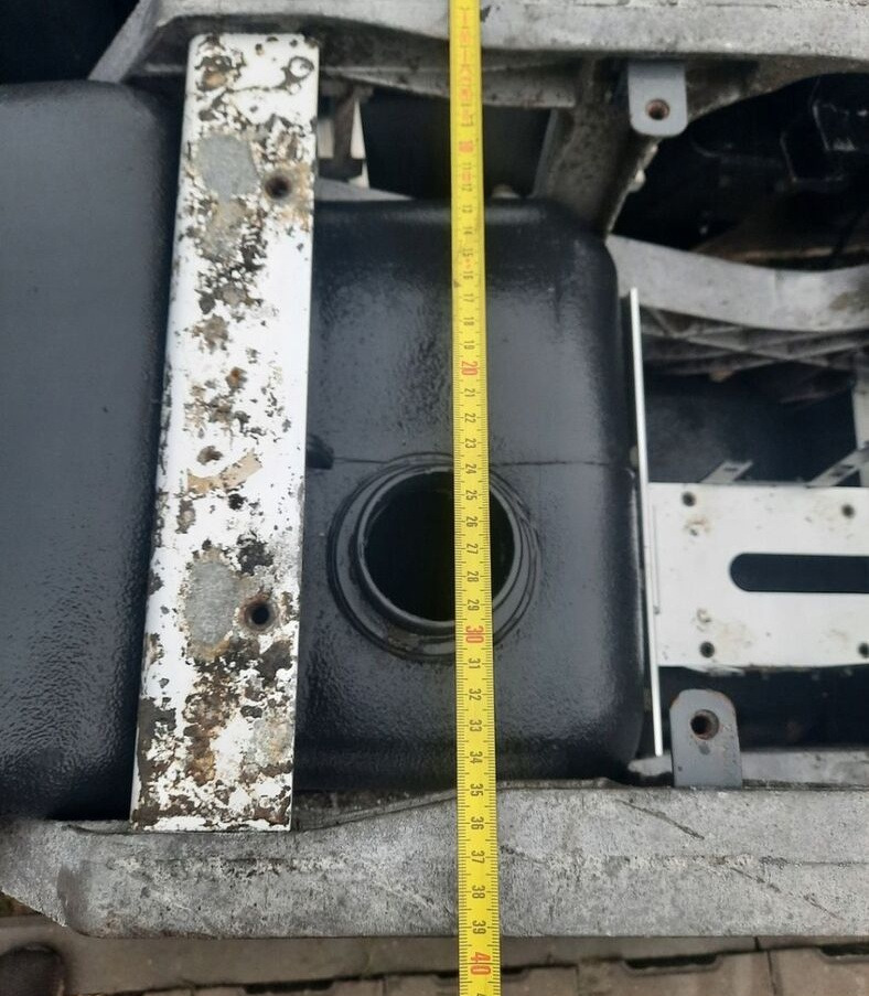 Volvo FH 4 - AdBlue Tank voor Vrachtwagen: afbeelding 5 Volvo FH 4 - AdBlue Tank voor Vrachtwagen: afbeelding 5