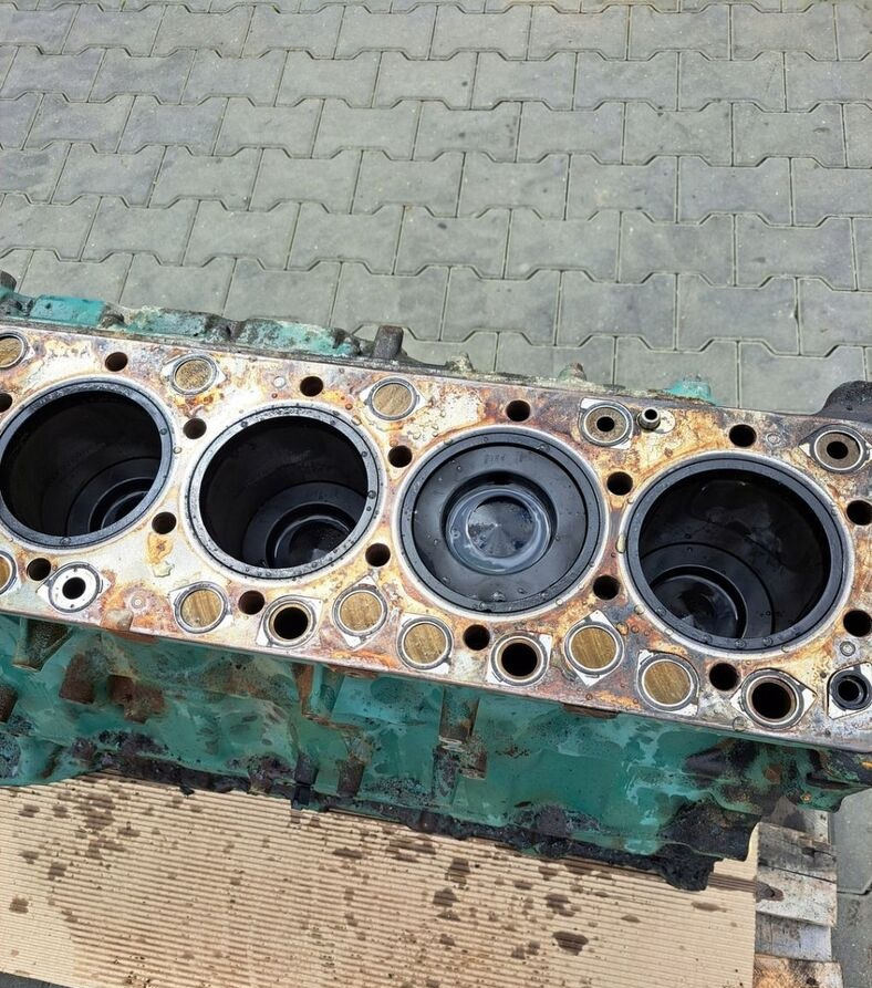 Volvo FM 9 - Cilinderblok voor Vrachtwagen: afbeelding 5 Volvo FM 9 - Cilinderblok voor Vrachtwagen: afbeelding 5