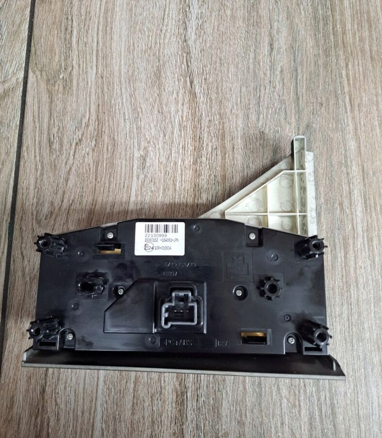 Volvo PANEL NAWIEWU OGRZEWANIA KLIMATYZACJI VOLVO FH 4 22130999 - Instrumentenpaneel voor Vrachtwagen: afbeelding 2 Volvo PANEL NAWIEWU OGRZEWANIA KLIMATYZACJI VOLVO FH 4 22130999 - Instrumentenpaneel voor Vrachtwagen: afbeelding 2