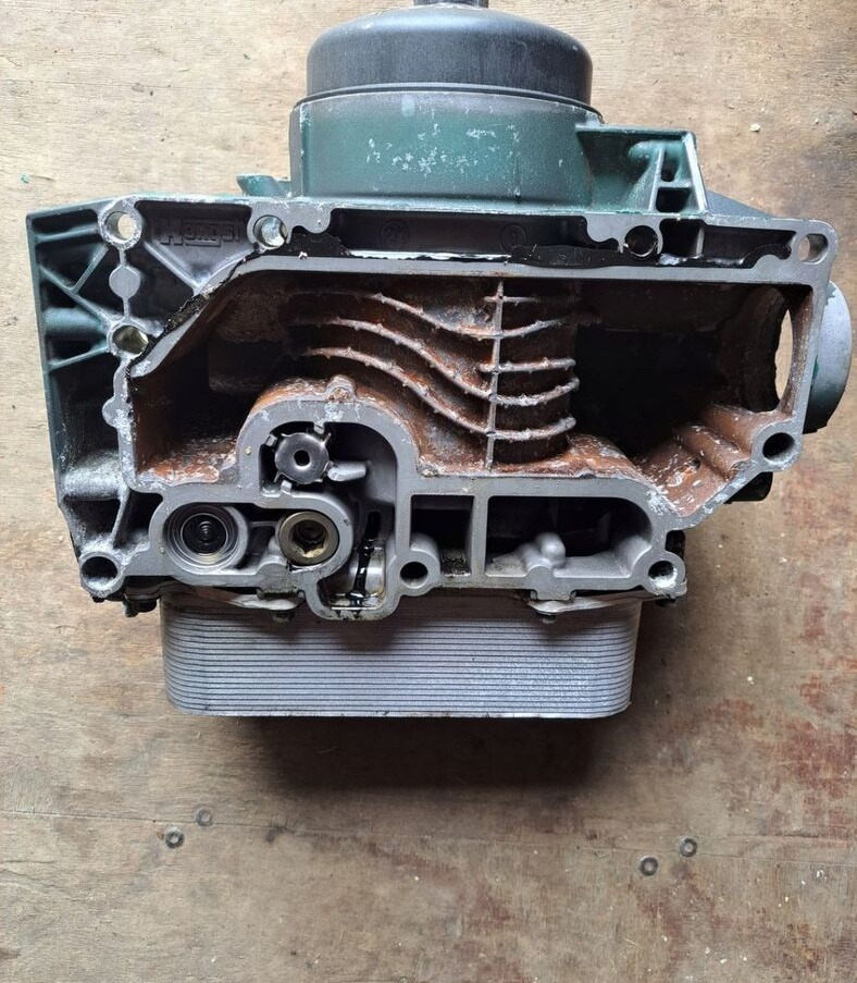 Volvo PODSTAWA FILTRA OLEJU RENAULT MIDLUM VOLVO FL FE - Brandstoffilter voor Vrachtwagen: afbeelding 1 Volvo PODSTAWA FILTRA OLEJU RENAULT MIDLUM VOLVO FL FE - Brandstoffilter voor Vrachtwagen: afbeelding 1