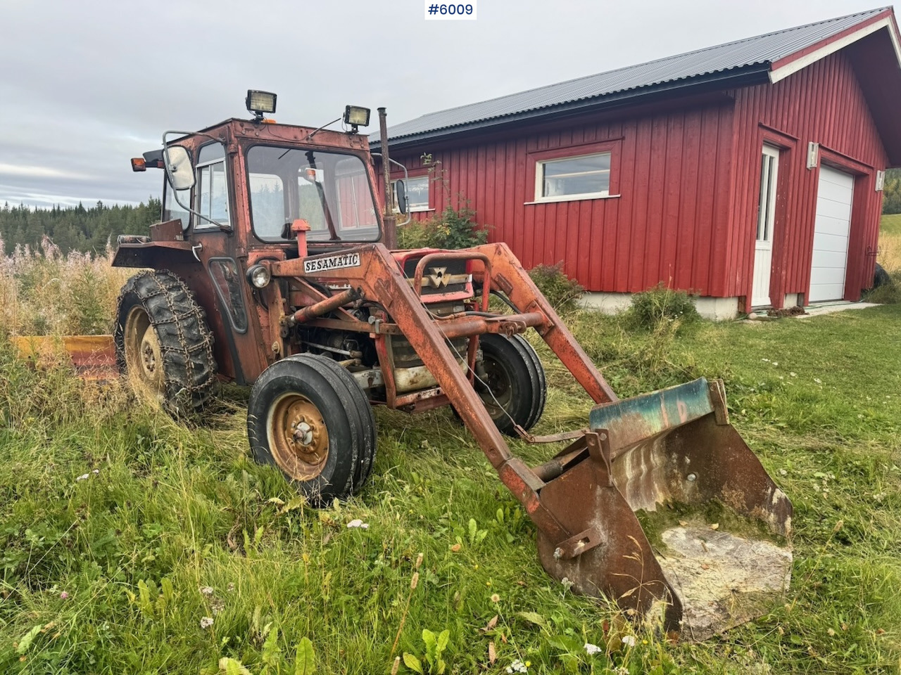 1971 Massey-Ferguson 135 incl. front loader, bucket, rear scraper, and log splitter/firewood machine - Tractor: afbeelding 1 1971 Massey-Ferguson 135 incl. front loader, bucket, rear scraper, and log splitter/firewood machine - Tractor: afbeelding 1