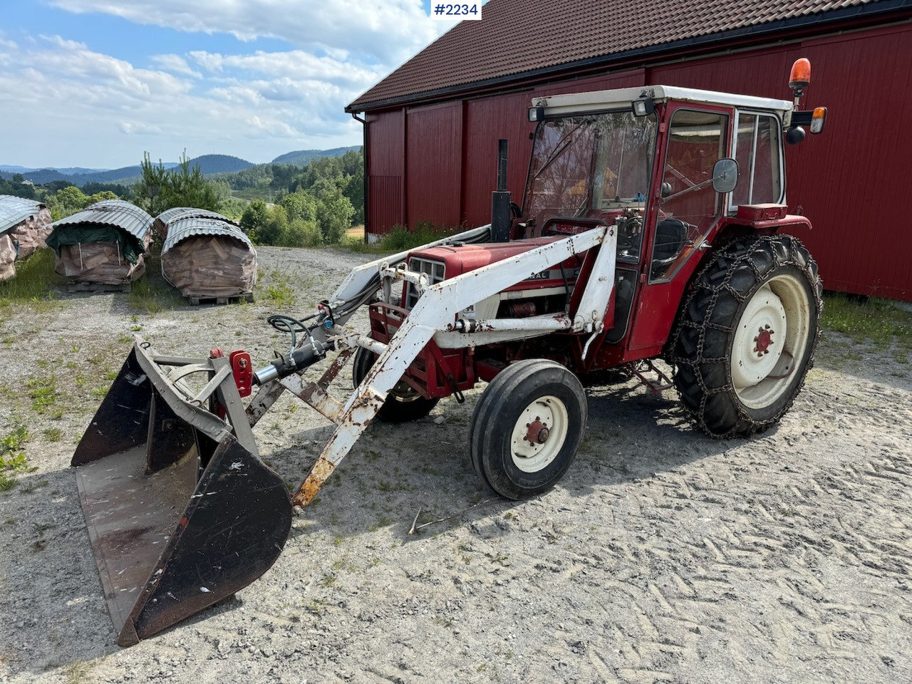 1973 International Harvester 454 w/front loader. - Tractor: afbeelding 2 1973 International Harvester 454 w/front loader. - Tractor: afbeelding 2