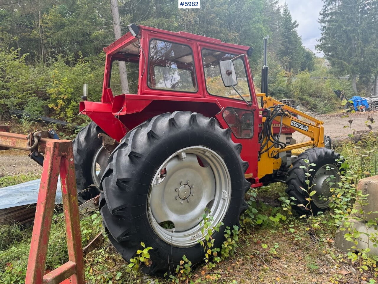 1975 Massey Ferguson 168 4x4 w/ loader - Tractor: afbeelding 5 1975 Massey Ferguson 168 4x4 w/ loader - Tractor: afbeelding 5
