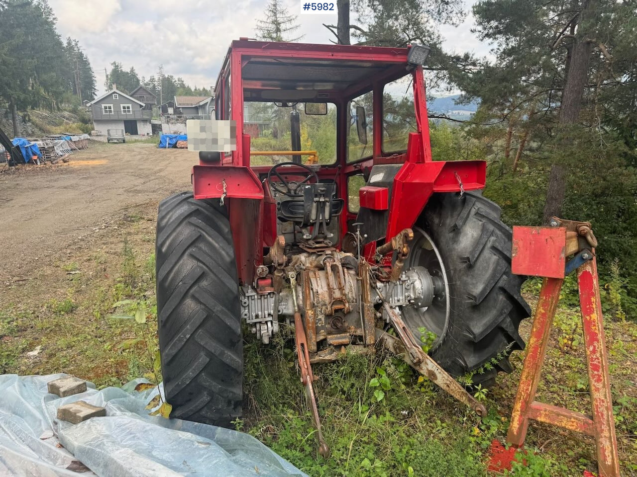 1975 Massey Ferguson 168 4x4 w/ loader - Tractor: afbeelding 4 1975 Massey Ferguson 168 4x4 w/ loader - Tractor: afbeelding 4
