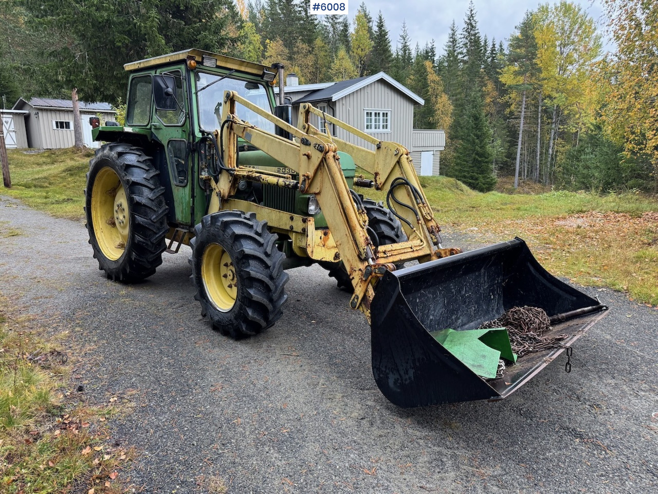 1977 John Deere 2030 w/ front loader, bucket and chains. - Tractor: afbeelding 4 1977 John Deere 2030 w/ front loader, bucket and chains. - Tractor: afbeelding 4