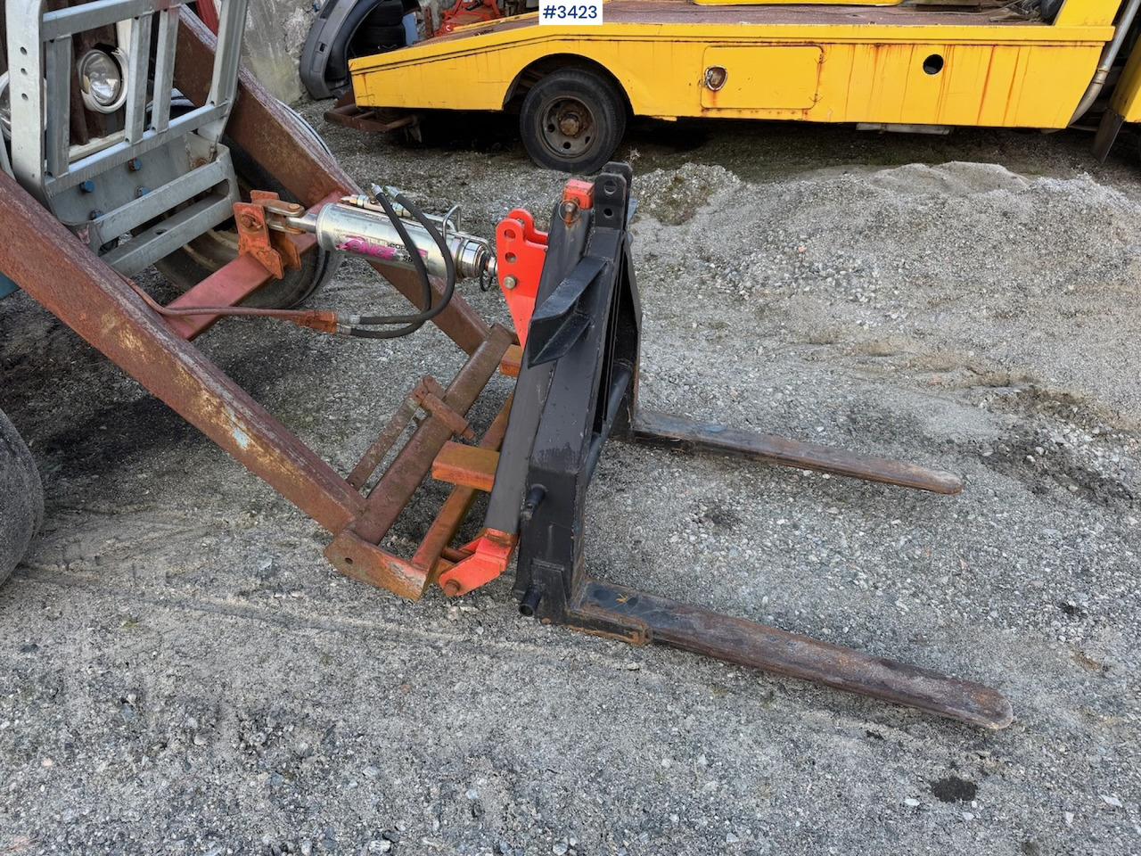 1981 Ford 4600 w/front loader, bucket and pallet fork. - Tractor: afbeelding 4 1981 Ford 4600 w/front loader, bucket and pallet fork. - Tractor: afbeelding 4