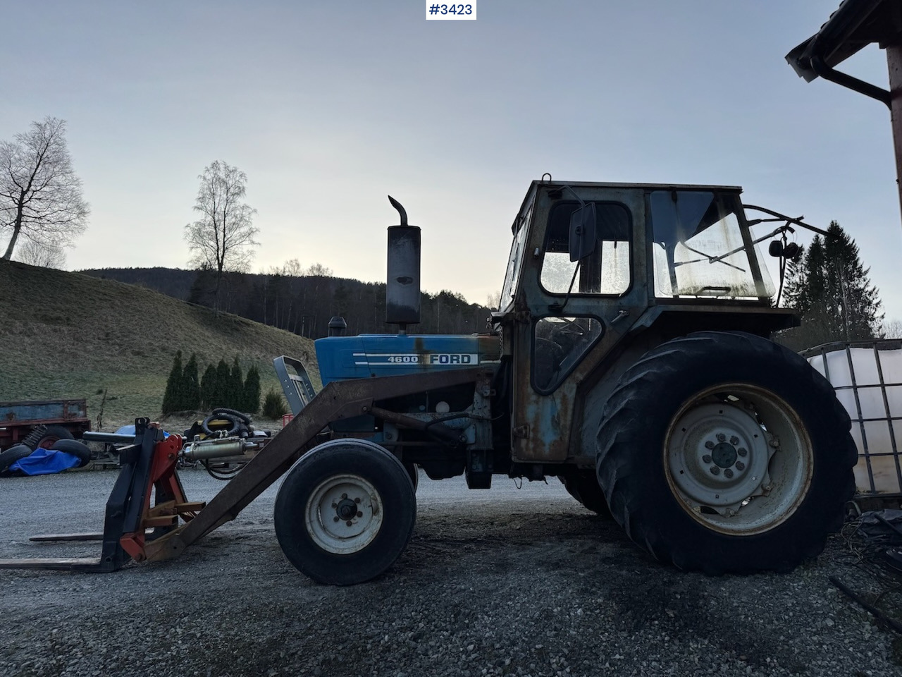 1981 Ford 4600 w/front loader, bucket and pallet fork. - Tractor: afbeelding 5 1981 Ford 4600 w/front loader, bucket and pallet fork. - Tractor: afbeelding 5