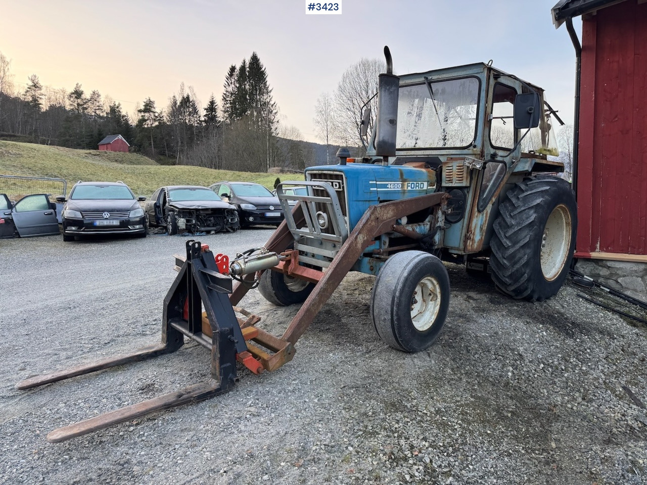 1981 Ford 4600 w/front loader, bucket and pallet fork. - Tractor: afbeelding 2 1981 Ford 4600 w/front loader, bucket and pallet fork. - Tractor: afbeelding 2