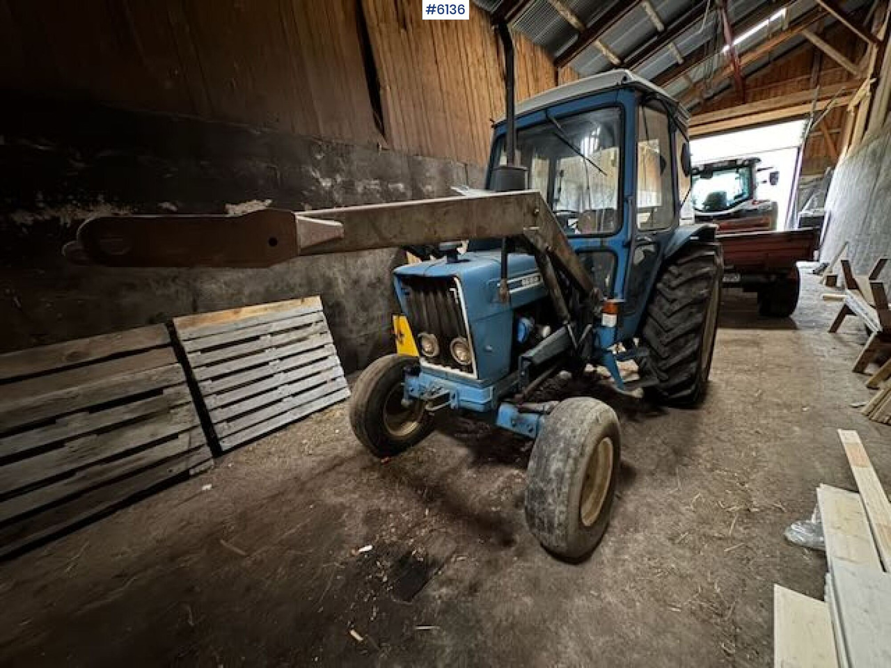 1981 Ford 4600 with front loader! - Tractor: afbeelding 1 1981 Ford 4600 with front loader! - Tractor: afbeelding 1