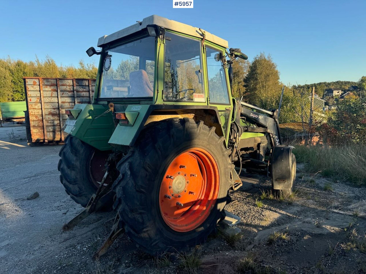 1982 Fendt 306LS 4x2 with front loader - Tractor: afbeelding 3 1982 Fendt 306LS 4x2 with front loader - Tractor: afbeelding 3