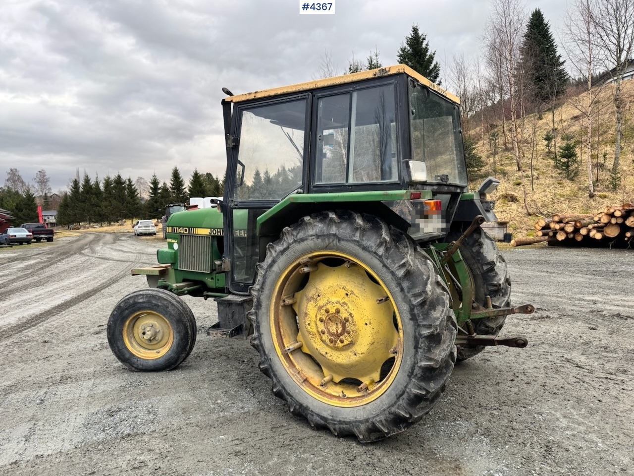 1982 John Deere 1140 4x2 Tractor w/ Twin Wheels and Chains. - Tractor: afbeelding 4 1982 John Deere 1140 4x2 Tractor w/ Twin Wheels and Chains. - Tractor: afbeelding 4