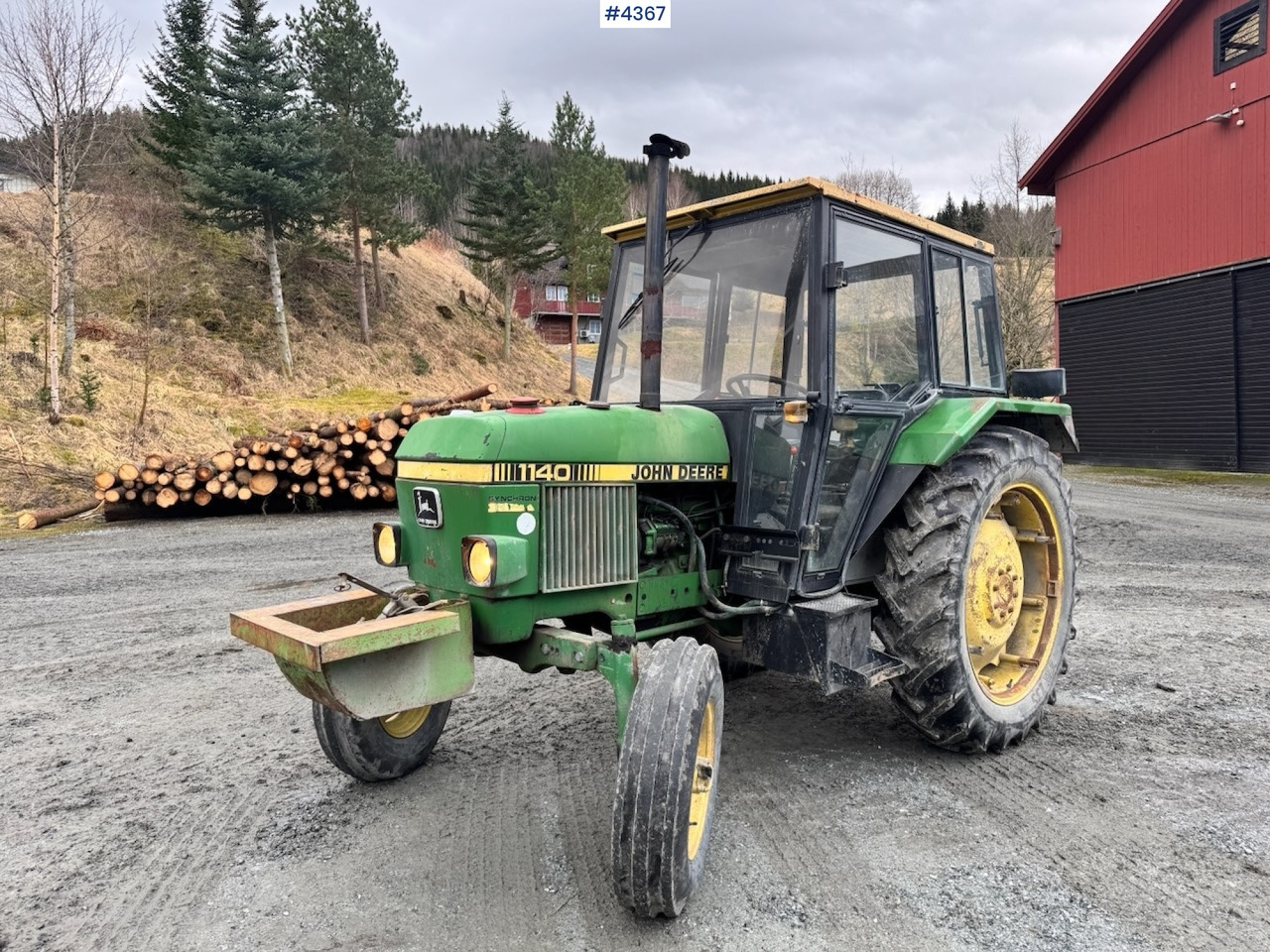 1982 John Deere 1140 4x2 Tractor w/ Twin Wheels and Chains. - Tractor: afbeelding 3 1982 John Deere 1140 4x2 Tractor w/ Twin Wheels and Chains. - Tractor: afbeelding 3