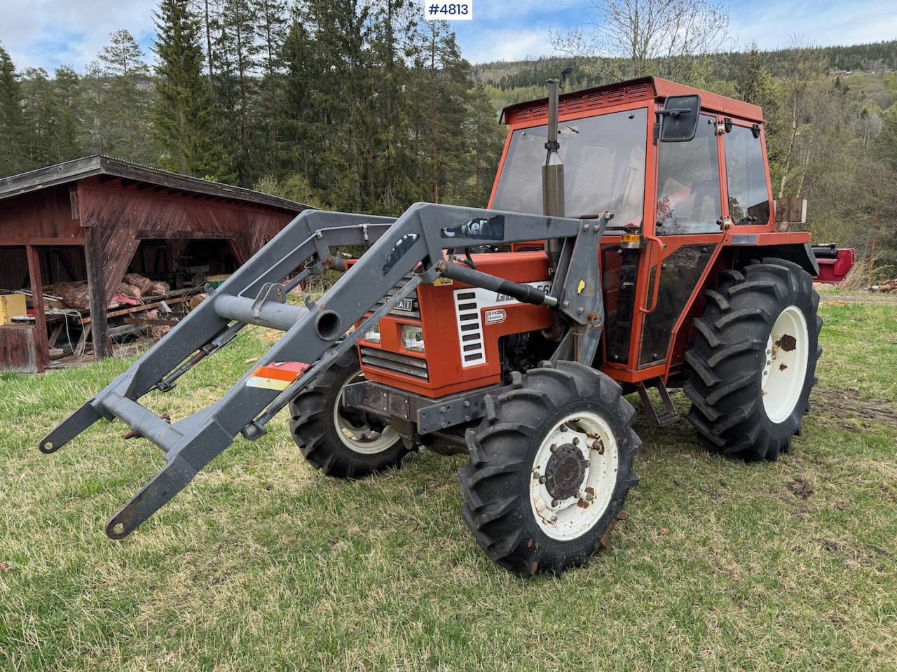 Tractor 1985 Fiat 566 DT w/front loader. LITTLE HOURS!: afbeelding 1