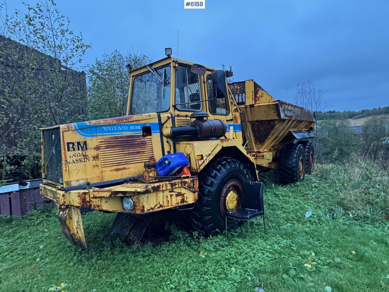 1985 Volvo BM 5350B 6x6 dumper - Kiepwagen met knikbesturing: afbeelding 1 1985 Volvo BM 5350B 6x6 dumper - Kiepwagen met knikbesturing: afbeelding 1