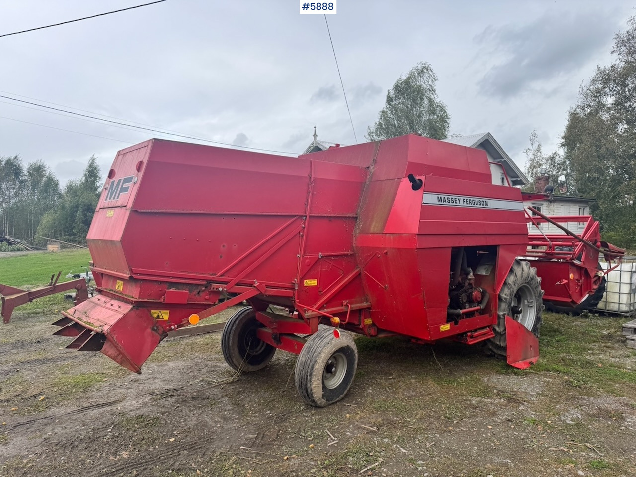 1986 Massey Ferguson 330 combine harvester - Maaidorser: afbeelding 3 1986 Massey Ferguson 330 combine harvester - Maaidorser: afbeelding 3