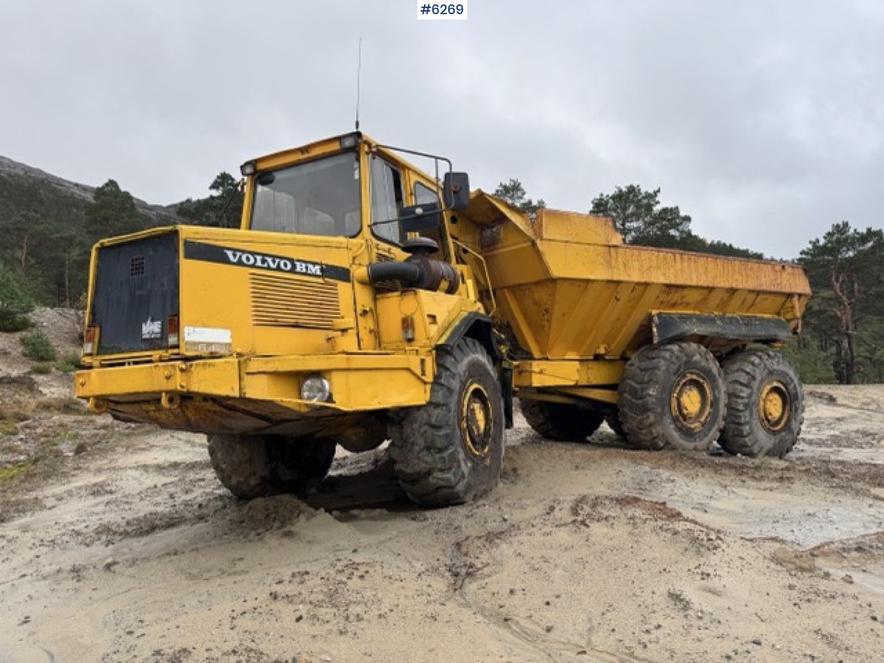 1986 Volvo BM 5350B 6x6 with Overhauled Engine – SEE VIDEO! - Kiepwagen met knikbesturing: afbeelding 2 1986 Volvo BM 5350B 6x6 with Overhauled Engine – SEE VIDEO! - Kiepwagen met knikbesturing: afbeelding 2