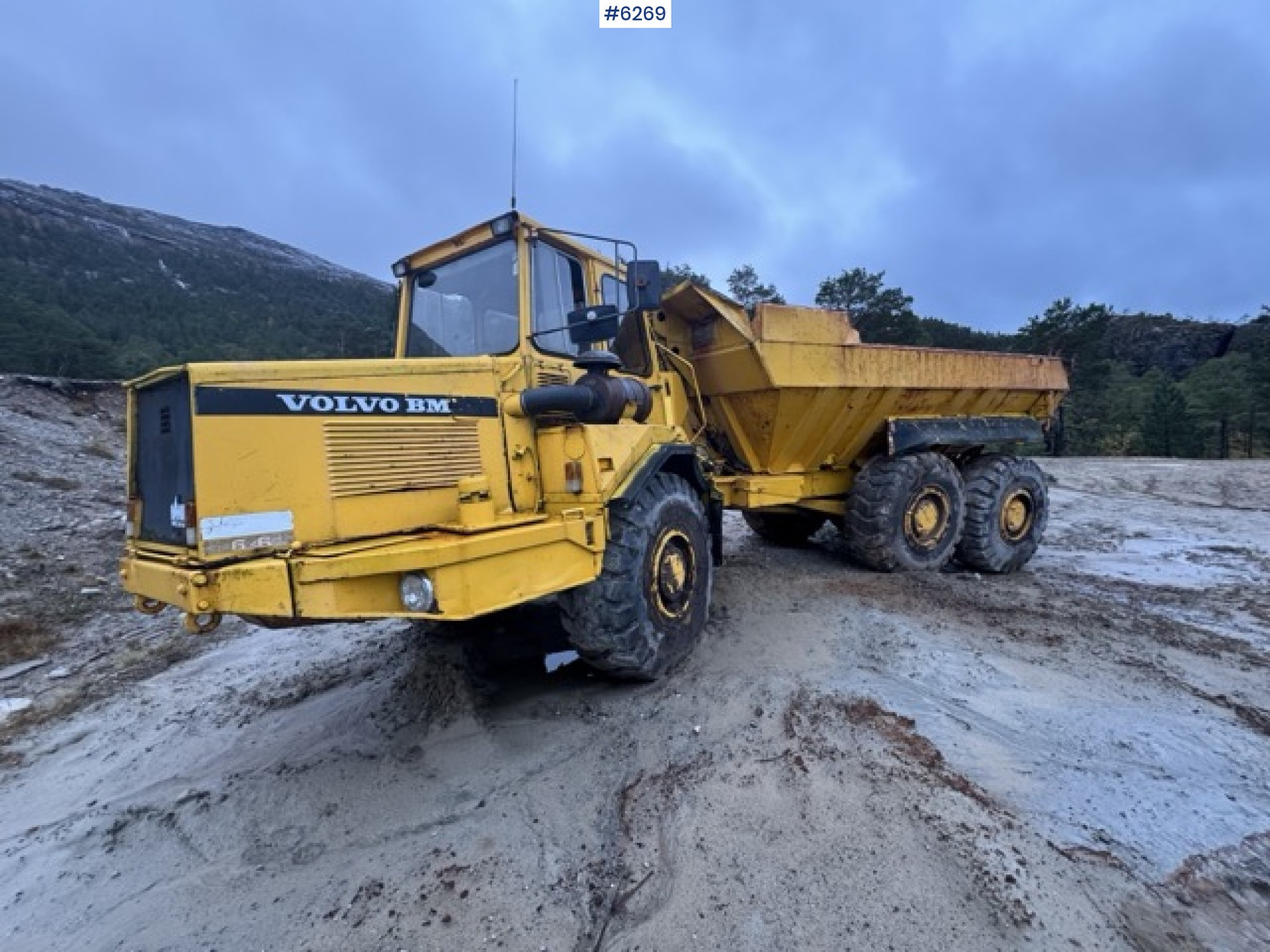 1986 Volvo BM 5350B 6x6 with Overhauled Engine – SEE VIDEO! - Kiepwagen met knikbesturing: afbeelding 4 1986 Volvo BM 5350B 6x6 with Overhauled Engine – SEE VIDEO! - Kiepwagen met knikbesturing: afbeelding 4