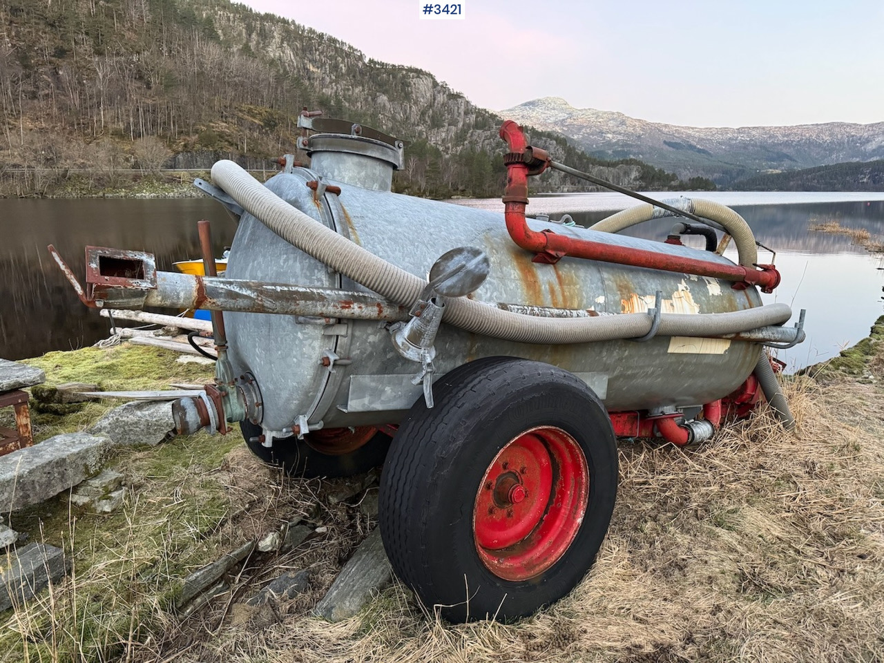1990 Record Vacuum truck w/cannon - Hooi-/ Voedermachine: afbeelding 3 1990 Record Vacuum truck w/cannon - Hooi-/ Voedermachine: afbeelding 3