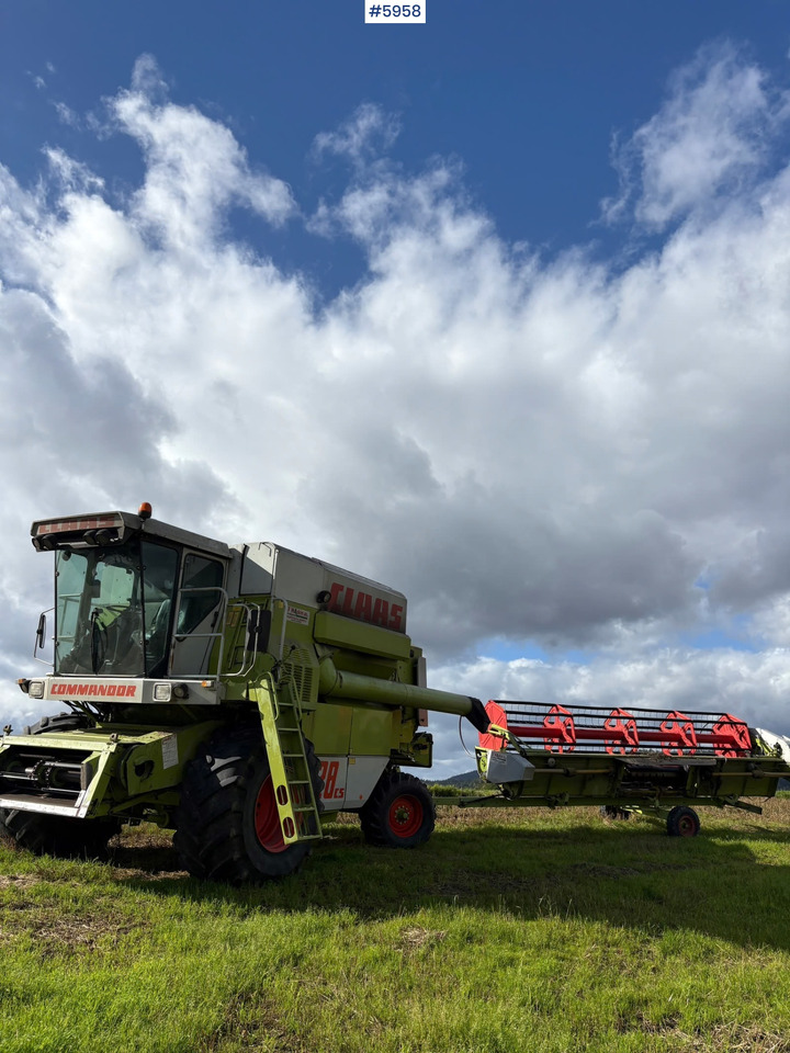 1993 Claas Commandor 228 CS - Maaidorser: afbeelding 2 1993 Claas Commandor 228 CS - Maaidorser: afbeelding 2