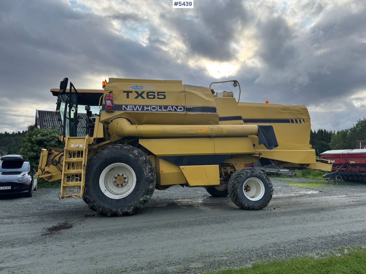 1995 New Holland TX65 m/ 20 fot skjærebord og henger - Maaidorser: afbeelding 3 1995 New Holland TX65 m/ 20 fot skjærebord og henger - Maaidorser: afbeelding 3