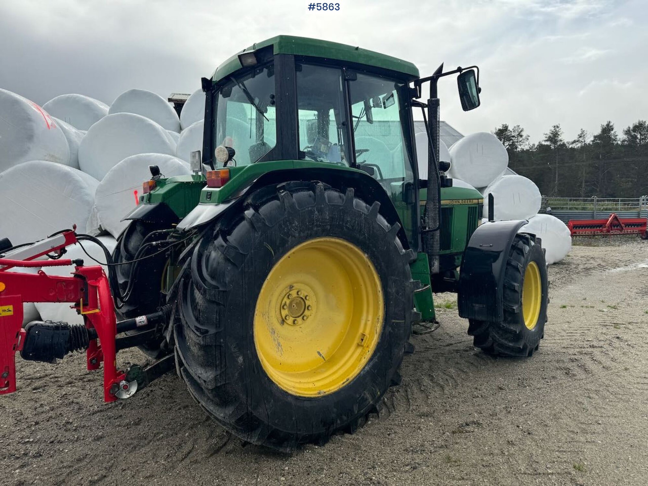 1996 John Deere 6400 4x4 w/ front loader. - Tractor: afbeelding 3 1996 John Deere 6400 4x4 w/ front loader. - Tractor: afbeelding 3