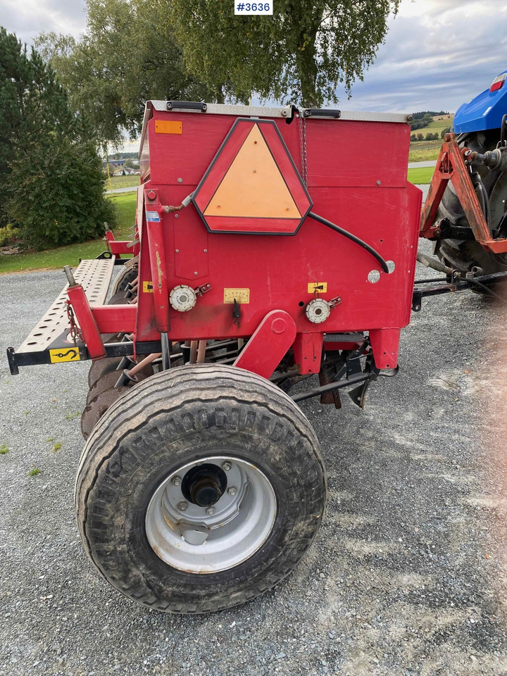 1997 Junkkari Simulta 2500 seed drill - Zaaimachine: afbeelding 5 1997 Junkkari Simulta 2500 seed drill - Zaaimachine: afbeelding 5