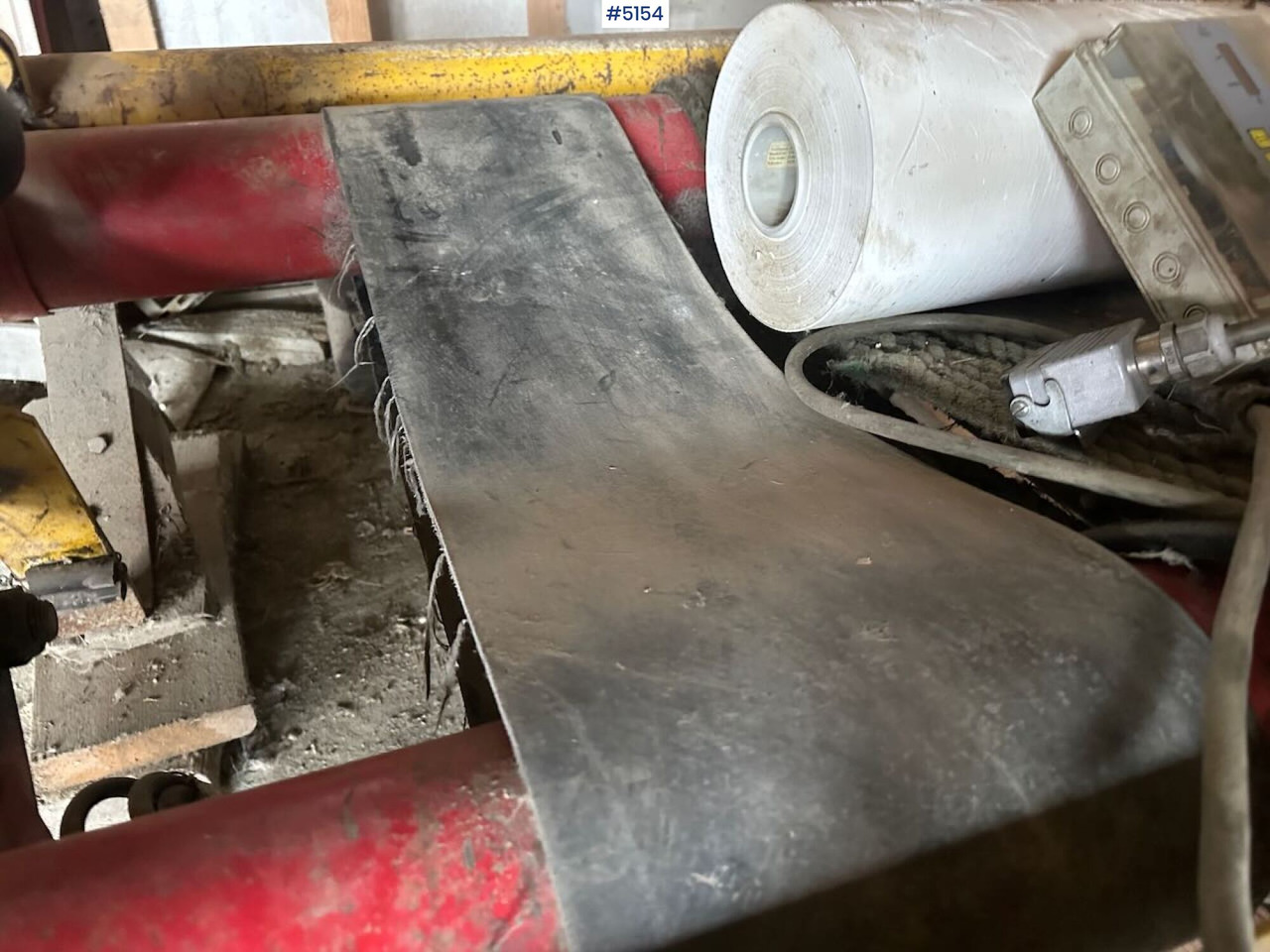 1997 NHK 1500 round bale wrapper - Hooi-/ Voedermachine: afbeelding 5 1997 NHK 1500 round bale wrapper - Hooi-/ Voedermachine: afbeelding 5