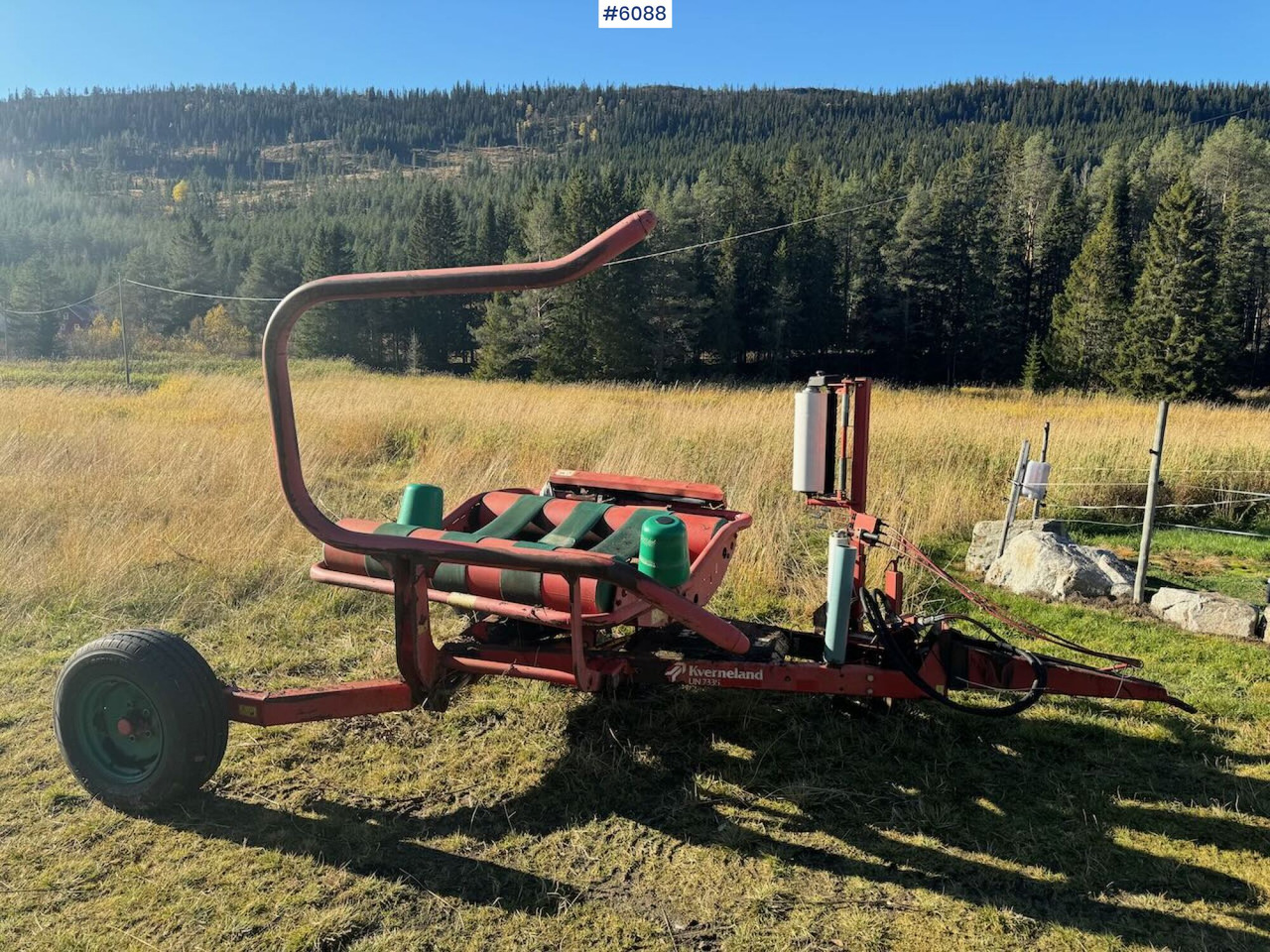 1998 Kverneland 7335 Round bale wrapper - Hooi-/ Voedermachine: afbeelding 3 1998 Kverneland 7335 Round bale wrapper - Hooi-/ Voedermachine: afbeelding 3