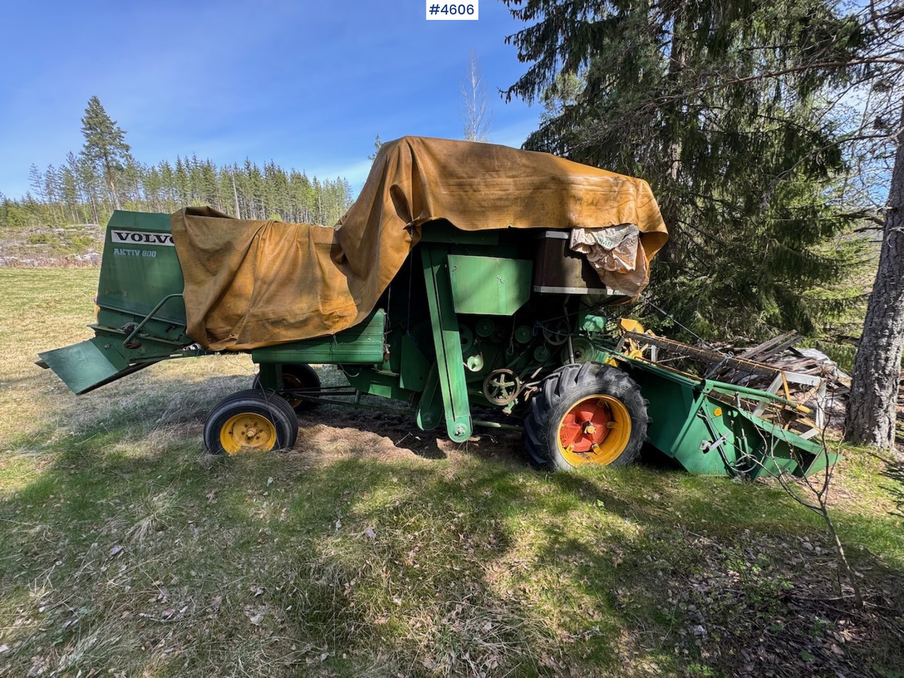 2 Volvo BM Aktiv 800 threshers - Maaidorser: afbeelding 2 2 Volvo BM Aktiv 800 threshers - Maaidorser: afbeelding 2