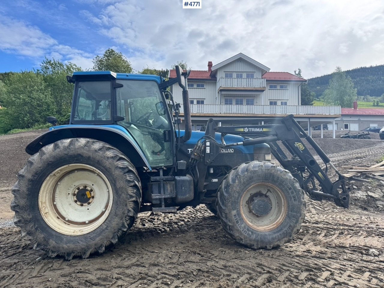 2000 New Holland TM135 4x4 w/ Front loader - Tractor: afbeelding 5 2000 New Holland TM135 4x4 w/ Front loader - Tractor: afbeelding 5