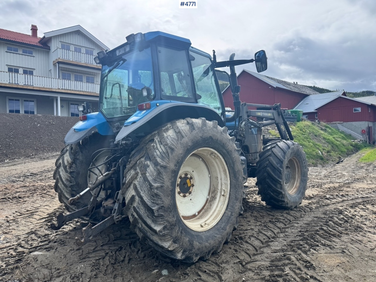 2000 New Holland TM135 4x4 w/ Front loader - Tractor: afbeelding 3 2000 New Holland TM135 4x4 w/ Front loader - Tractor: afbeelding 3