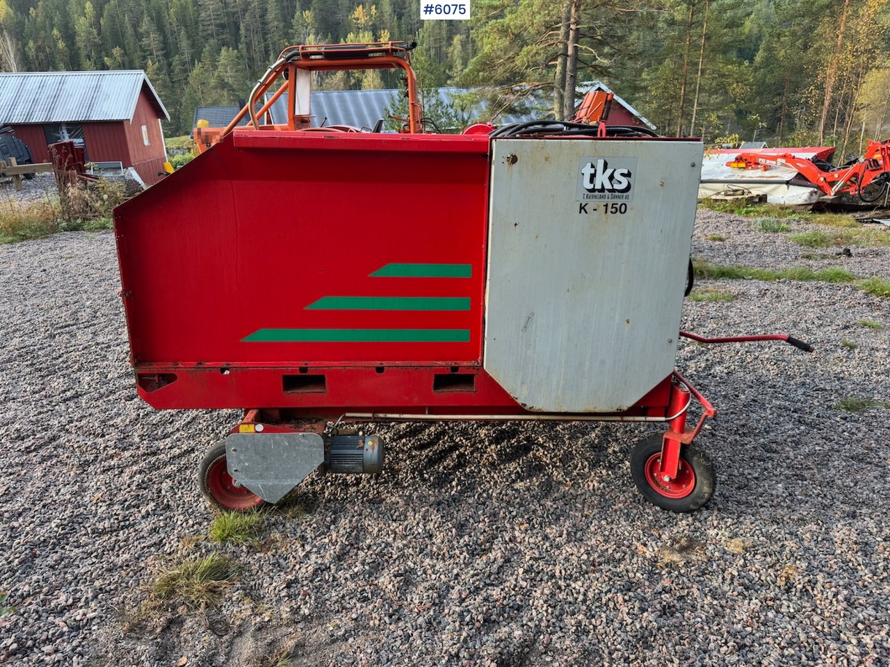 2000 TKS K-150 Round bale cutter with wheel drive. - Hooi-/ Voedermachine: afbeelding 4 2000 TKS K-150 Round bale cutter with wheel drive. - Hooi-/ Voedermachine: afbeelding 4