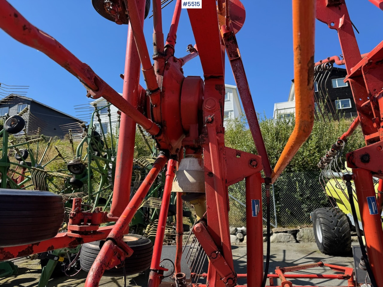 Leasing  2002 Kuhn GA 7301 Collecting rake 2002 Kuhn GA 7301 Collecting rake: afbeelding 12 Leasing  2002 Kuhn GA 7301 Collecting rake 2002 Kuhn GA 7301 Collecting rake: afbeelding 12