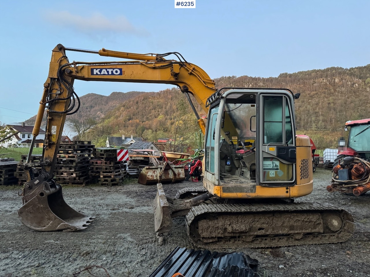 2004 Kato HD 308 US w/ 5 drawers, pincher, rake and spike hammer. - Graafmachine: afbeelding 3 2004 Kato HD 308 US w/ 5 drawers, pincher, rake and spike hammer. - Graafmachine: afbeelding 3