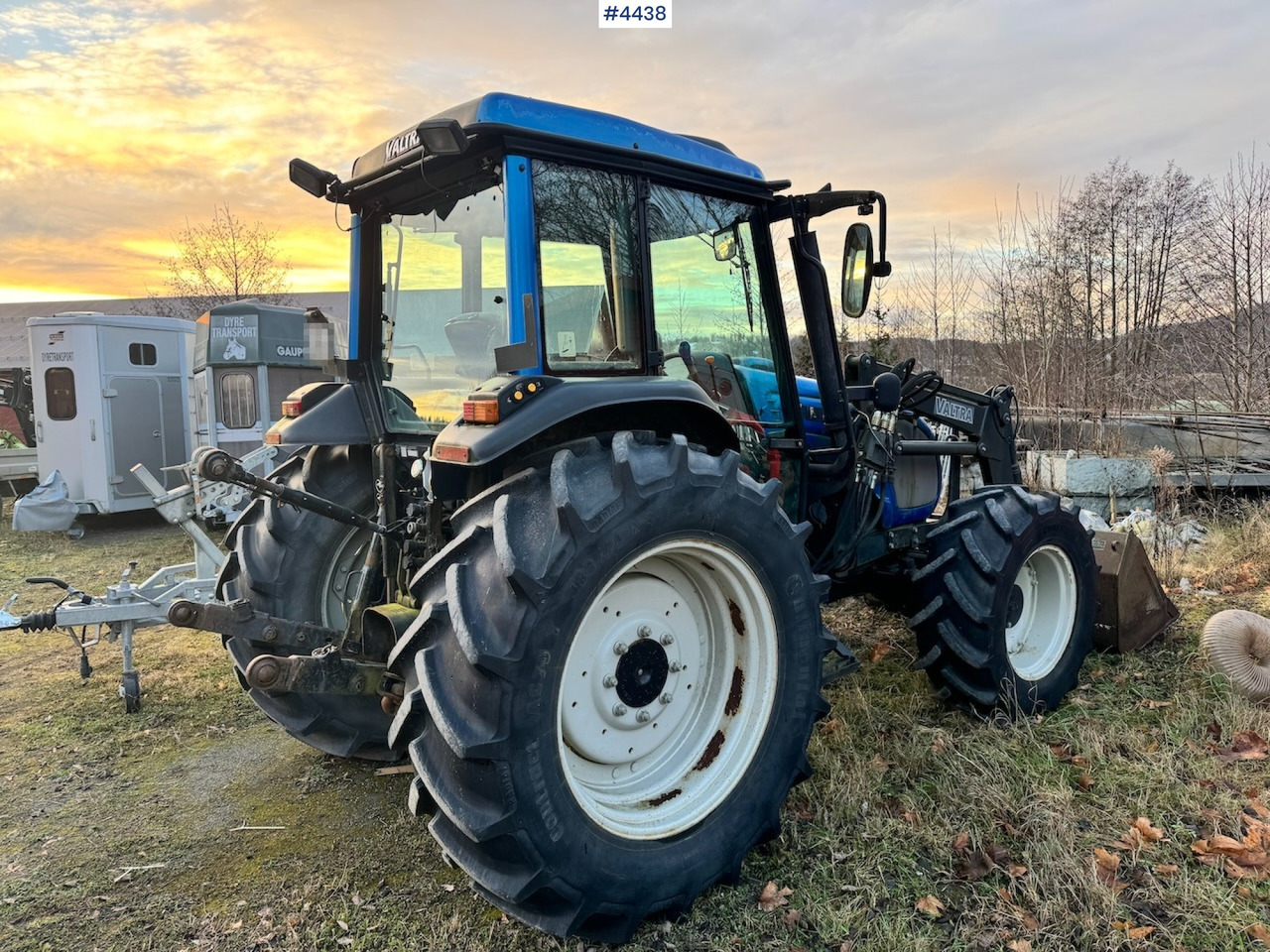 2005 Valtra A75-4 4x4 w/ Front loader and bucket. 3250 hours! - Tractor: afbeelding 3 2005 Valtra A75-4 4x4 w/ Front loader and bucket. 3250 hours! - Tractor: afbeelding 3