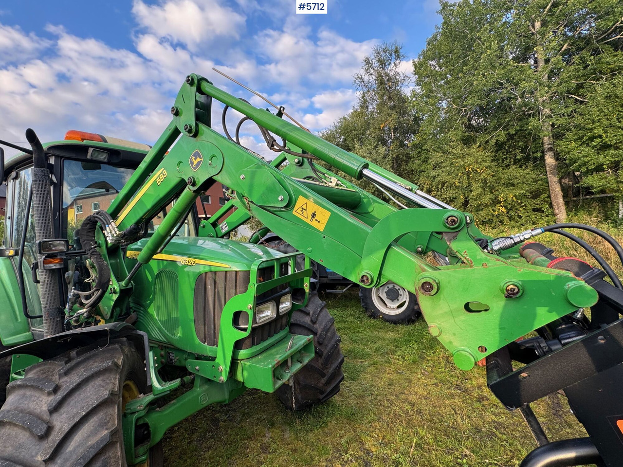 2008 John Deere 6320 SE with front loader and 2 buckets! - Tractor: afbeelding 5 2008 John Deere 6320 SE with front loader and 2 buckets! - Tractor: afbeelding 5