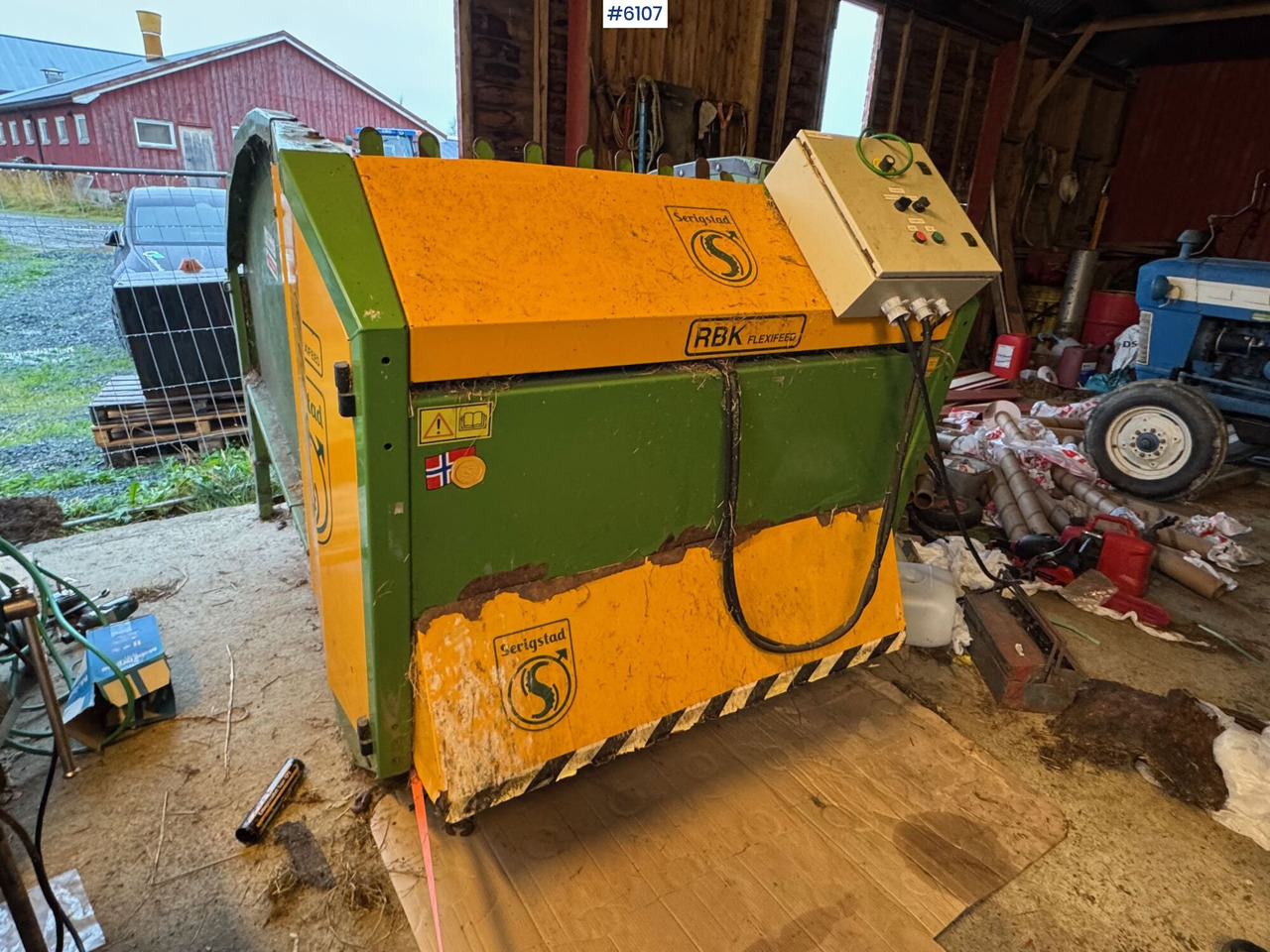 2009 Serigstad RBK Flexifeed round bale cutter - Hooi-/ Voedermachine: afbeelding 3 2009 Serigstad RBK Flexifeed round bale cutter - Hooi-/ Voedermachine: afbeelding 3