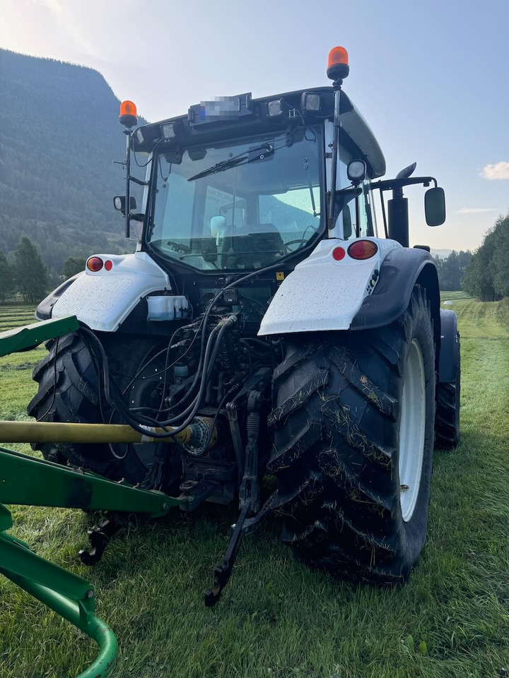 2009 Valtra T202 w/ loader - Tractor: afbeelding 4 2009 Valtra T202 w/ loader - Tractor: afbeelding 4