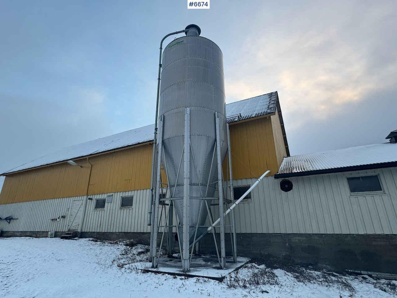 2010 Mafa Outdoor silo w/ level switch and inlet screw - Veeteelt materiaal: afbeelding 3 2010 Mafa Outdoor silo w/ level switch and inlet screw - Veeteelt materiaal: afbeelding 3