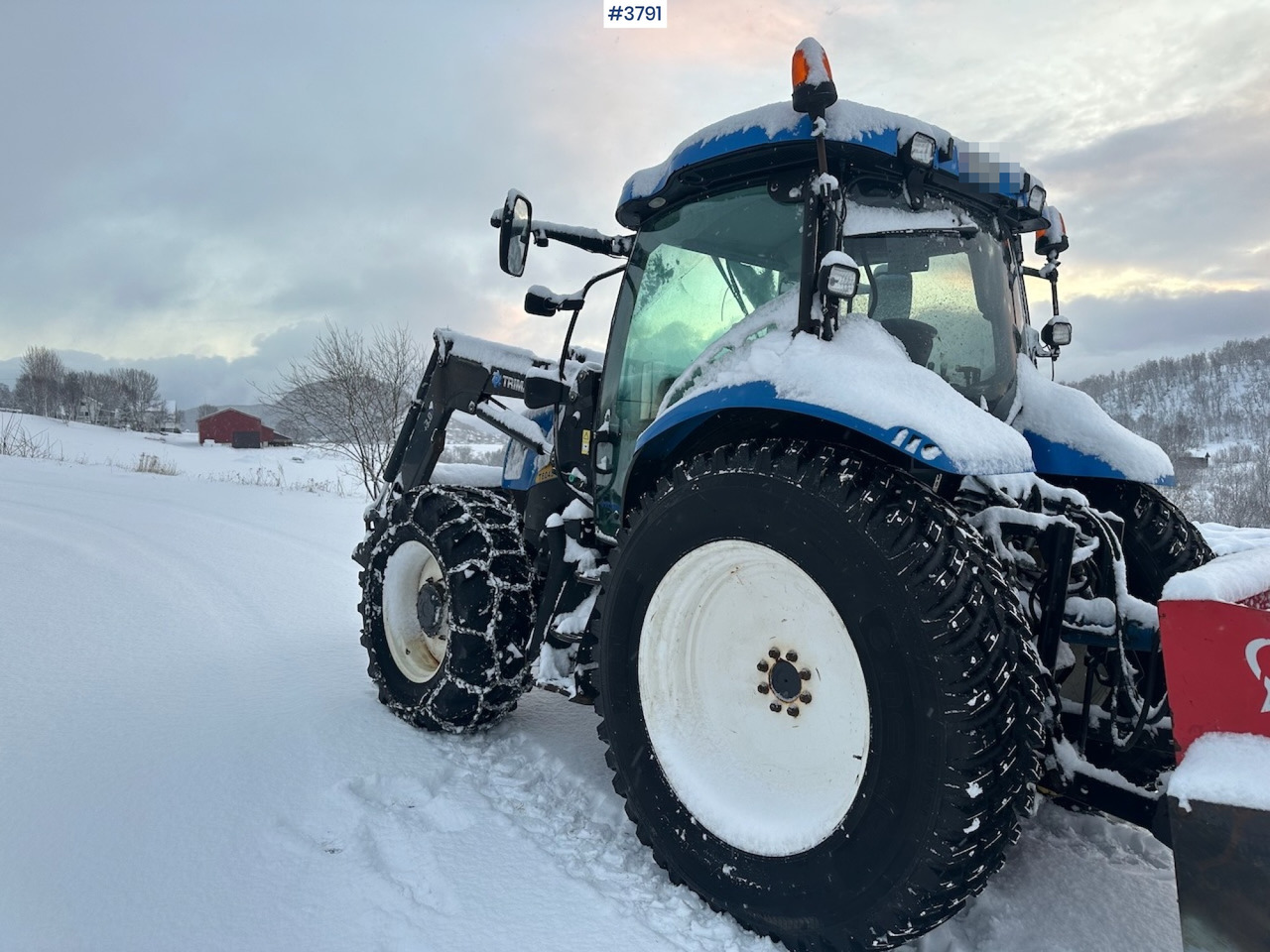 2010 New Holland T6040 4x4 plow rigged tractor w/ Trima +3.0p front loader, brand new chains, snow bucket and Westbjørn snow blower. WATCH VIDEO. - Tractor: afbeelding 5 2010 New Holland T6040 4x4 plow rigged tractor w/ Trima +3.0p front loader, brand new chains, snow bucket and Westbjørn snow blower. WATCH VIDEO. - Tractor: afbeelding 5