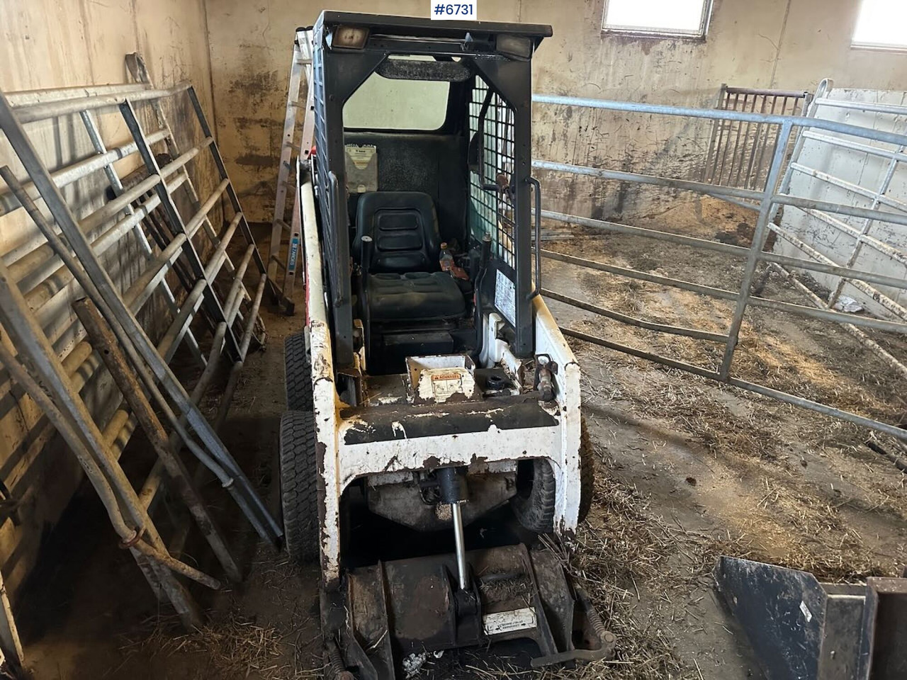 2012 Bobcat S70 Mini loader w/ pallet forks and demolition bucket. - Kniklader: afbeelding 2 2012 Bobcat S70 Mini loader w/ pallet forks and demolition bucket. - Kniklader: afbeelding 2