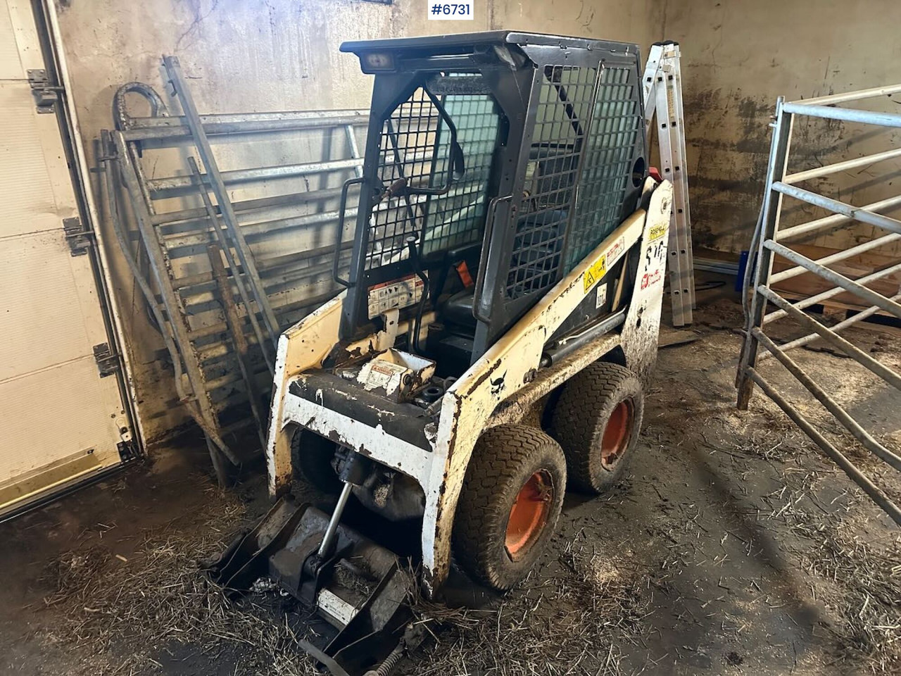 2012 Bobcat S70 Mini loader w/ pallet forks and demolition bucket. - Kniklader: afbeelding 1 2012 Bobcat S70 Mini loader w/ pallet forks and demolition bucket. - Kniklader: afbeelding 1
