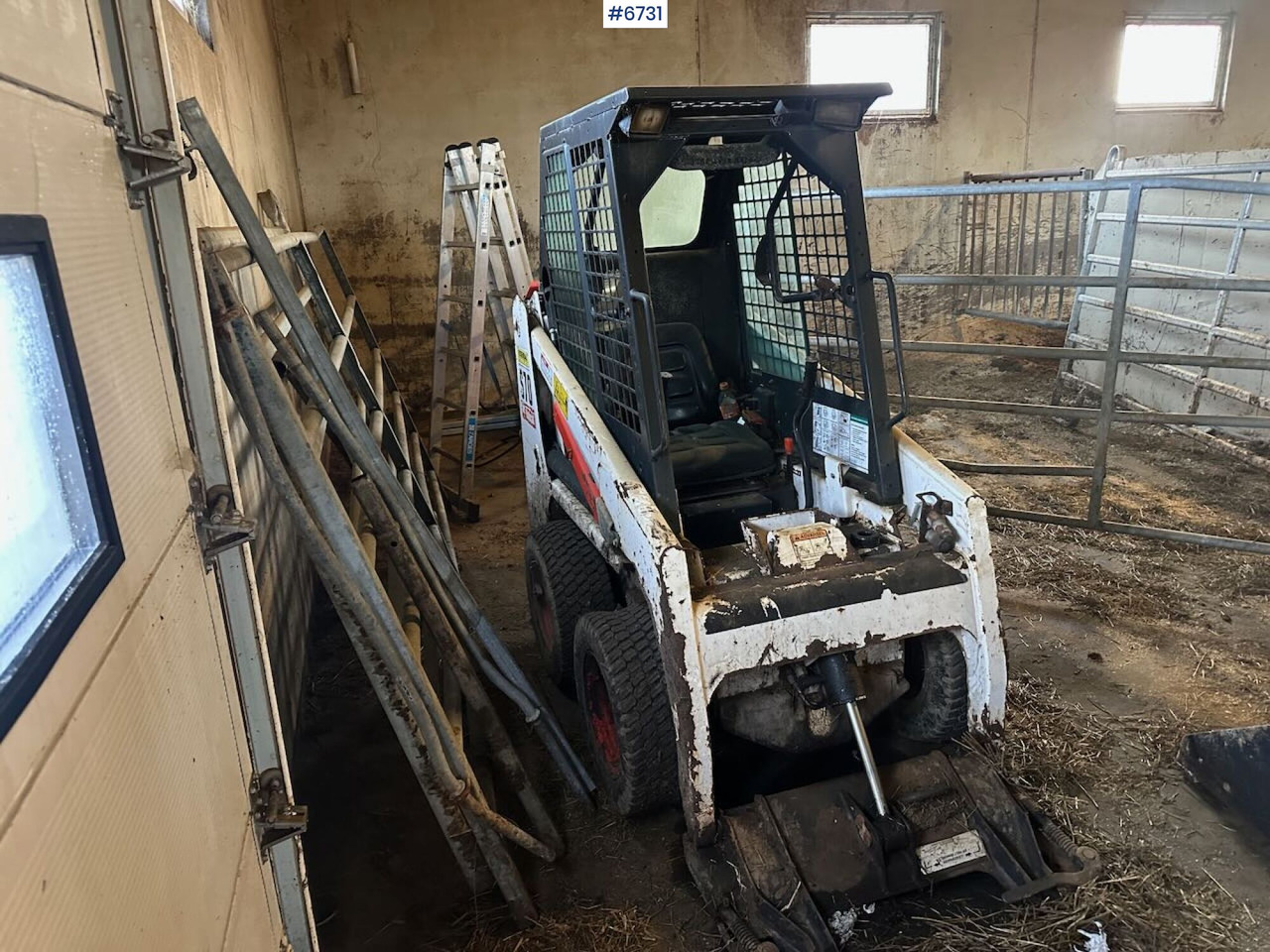 2012 Bobcat S70 Mini loader w/ pallet forks and demolition bucket. - Kniklader: afbeelding 3 2012 Bobcat S70 Mini loader w/ pallet forks and demolition bucket. - Kniklader: afbeelding 3