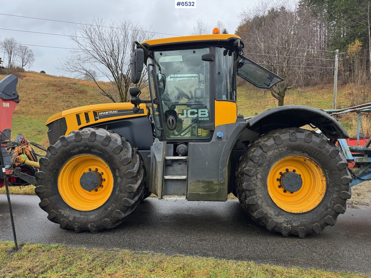 2015 JCB Fastrack 4220 w/ front hydraulics, front PTO and plow plate. Low hours! - Tractor: afbeelding 4 2015 JCB Fastrack 4220 w/ front hydraulics, front PTO and plow plate. Low hours! - Tractor: afbeelding 4