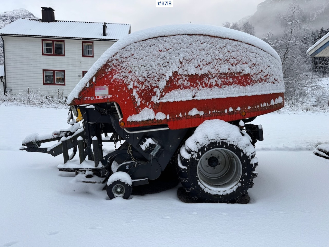 2016 Kuhn I-BIO Intelliwrap Round baler. Never been used! - Hooi-/ Voedermachine: afbeelding 2 2016 Kuhn I-BIO Intelliwrap Round baler. Never been used! - Hooi-/ Voedermachine: afbeelding 2