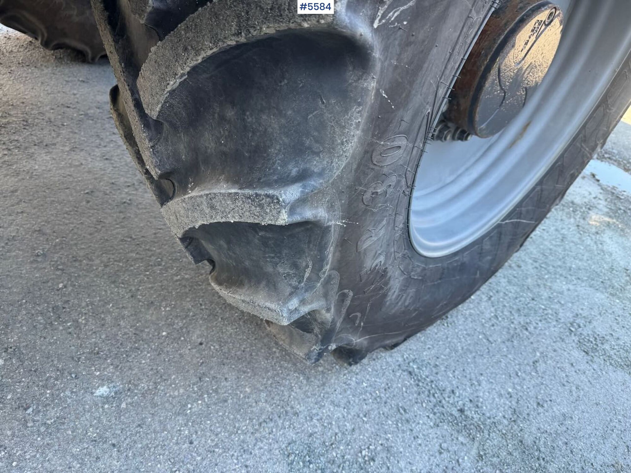 Leasing  2020 Deutz-Fahr 6215 Agrotron w/ front loader & 2 sets of tires 2020 Deutz-Fahr 6215 Agrotron w/ front loader & 2 sets of tires: afbeelding 12