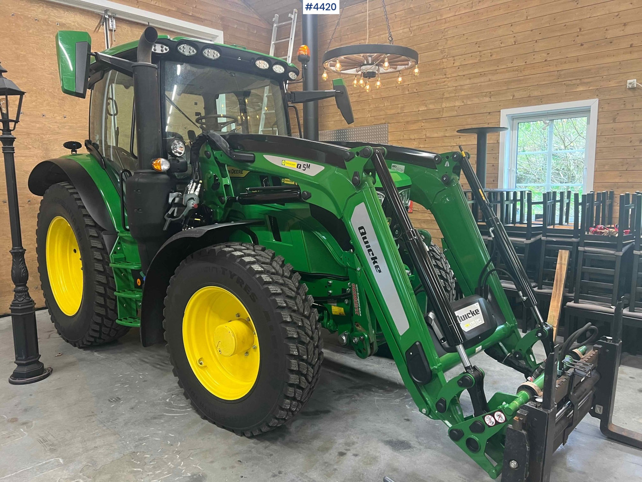 2024 John Deere 6150R w/ Quicke Front Loader & Bucket - Tractor: afbeelding 1 2024 John Deere 6150R w/ Quicke Front Loader & Bucket - Tractor: afbeelding 1