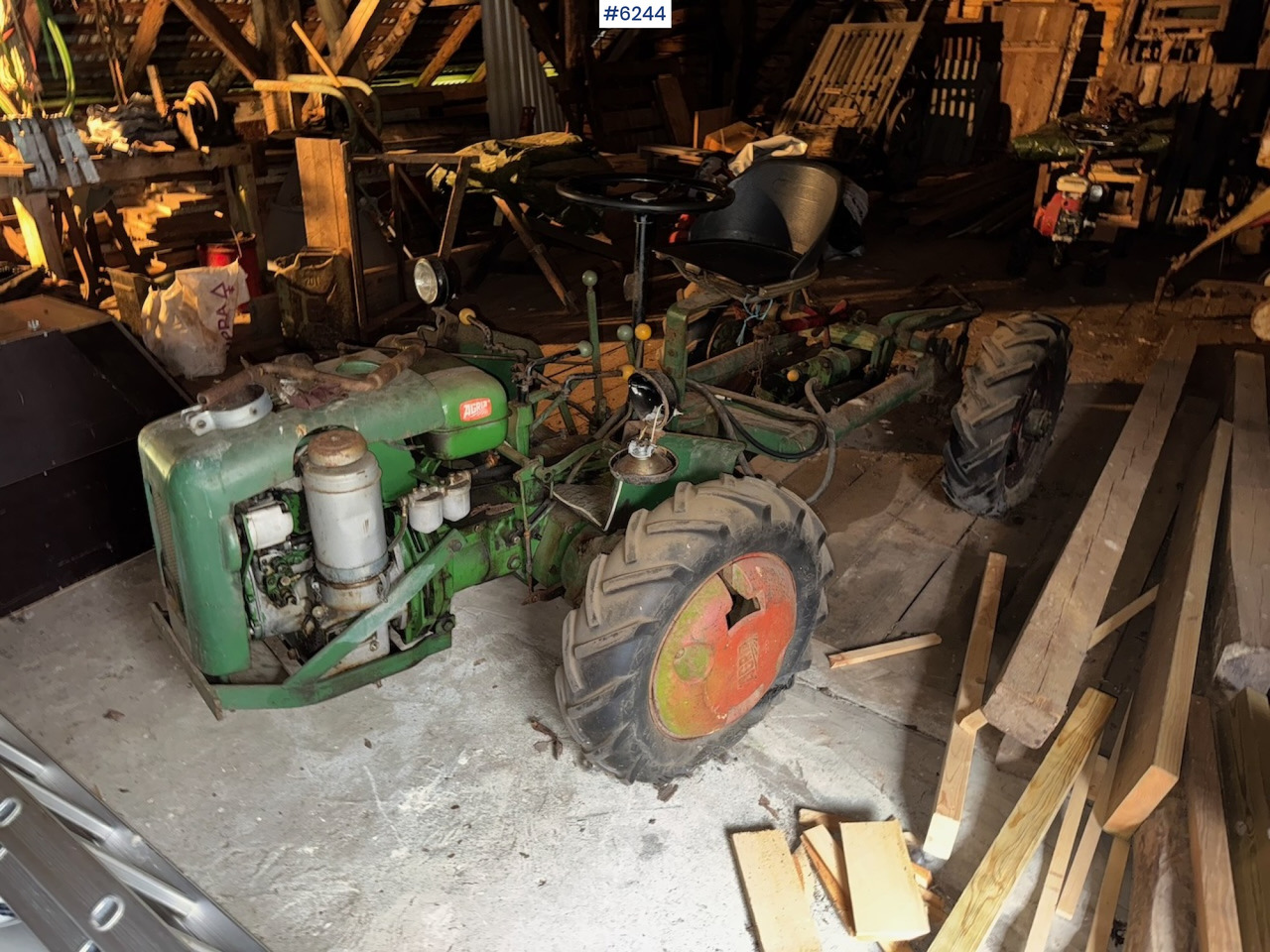 Agria Basen 4x4 - Tractor: afbeelding 1 Agria Basen 4x4 - Tractor: afbeelding 1